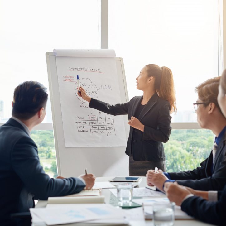 attractive-businesswoman-holding-meeting